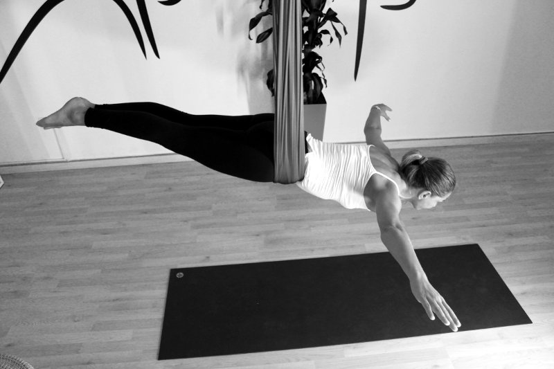 Aerial Yoga, Σχολή χορού Keep On Dancing στην Κερατέα